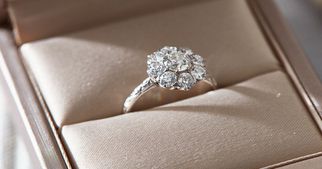 Where Is The Best Place To Buy Engagement Rings Online In 2023?